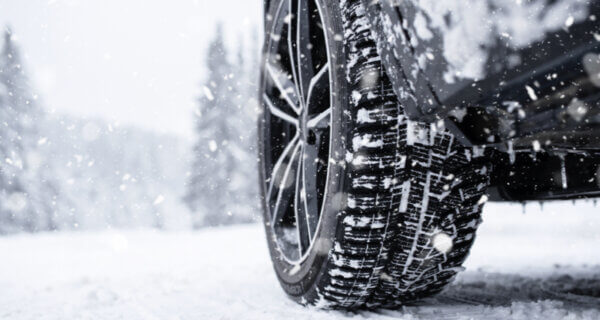 A tyre Driving in Snow