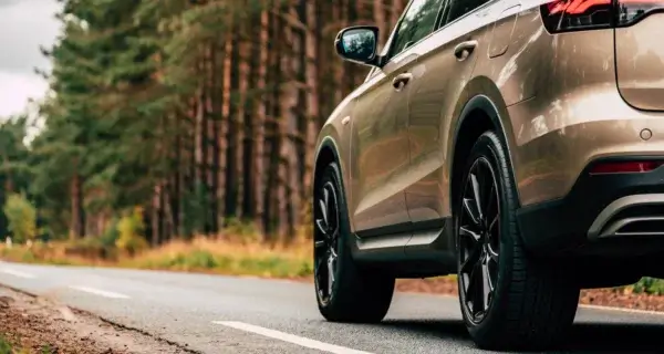 The back end of a Hyundai Tucson show off its Hyundai Tucson wheels